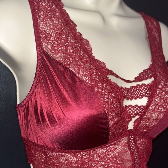 Victoria’s Secret bralette. Deep red. Size medium. - Picture 3 of 11